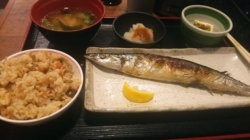 秋刀魚塩焼きと秋の五目御飯定食